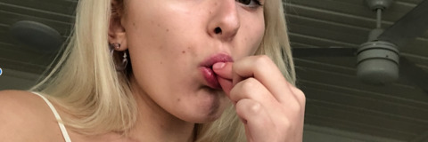 Header of eggshellfriend