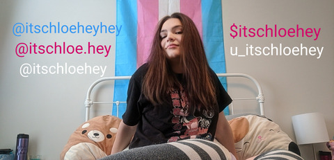 Header of itschloehey