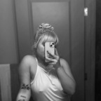 Layne Lynn (laaynelynn) Leaked OnlyFans 

 profile picture