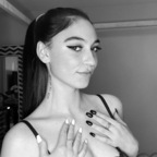 Willow Esmé (willowesme) Leaks OnlyFans 

 profile picture